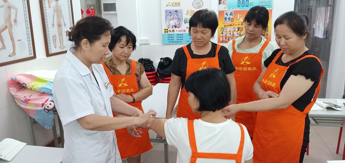 广州荔湾小时工照看家政中心服务案例|小时工说粤语、做粤式菜、接送孩子